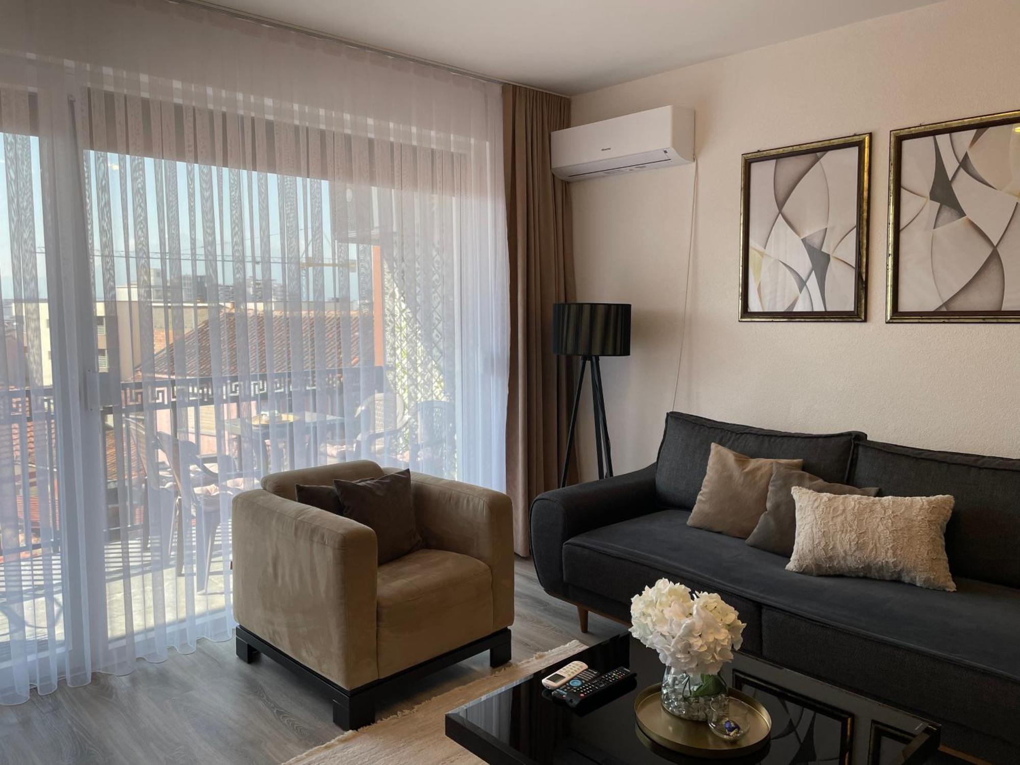 Apartment Prizreni-Free Private Parking 外观 照片