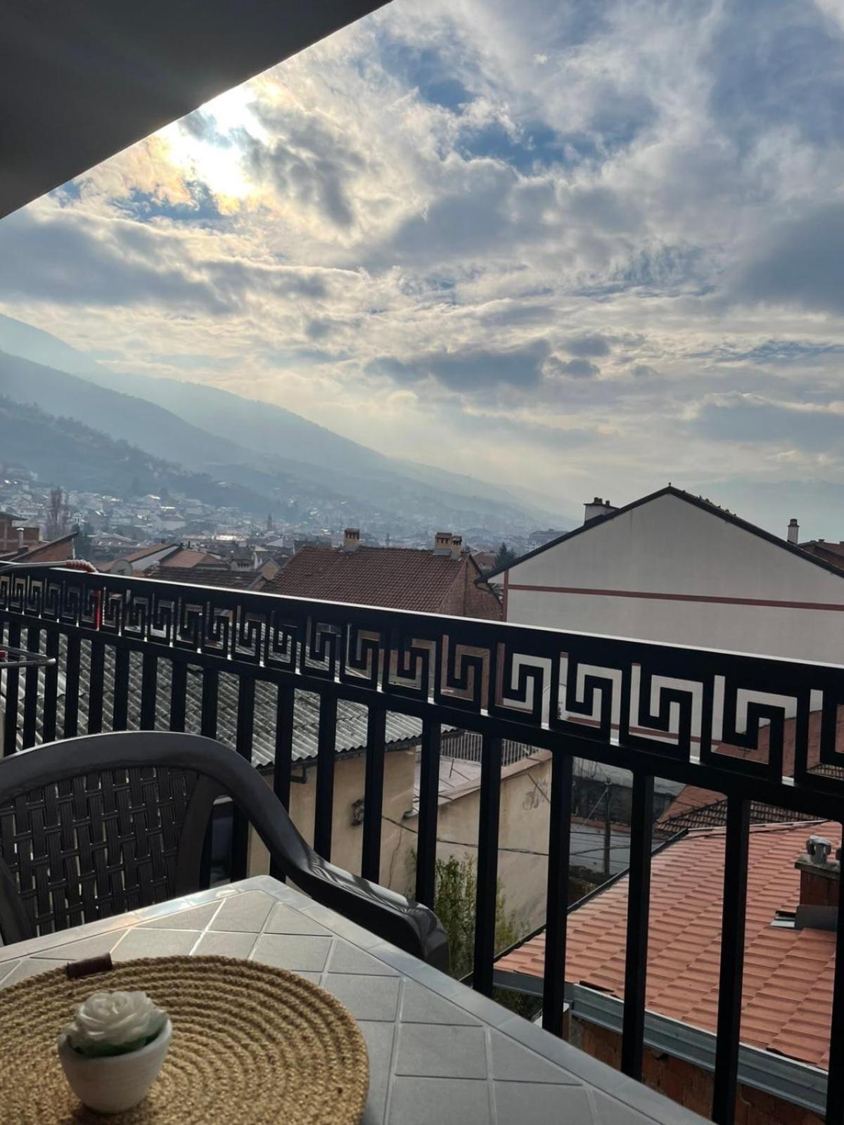 Apartment Prizreni-Free Private Parking 外观 照片