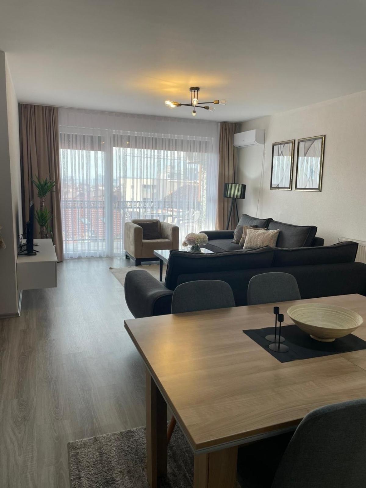 Apartment Prizreni-Free Private Parking 外观 照片