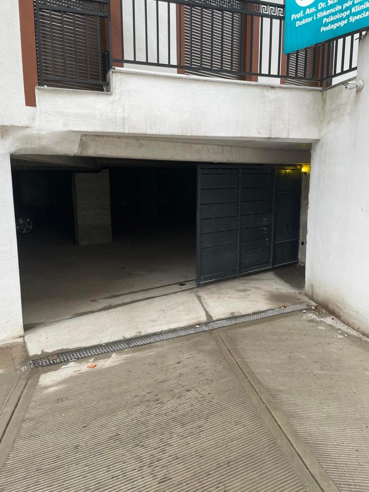 Apartment Prizreni-Free Private Parking 外观 照片